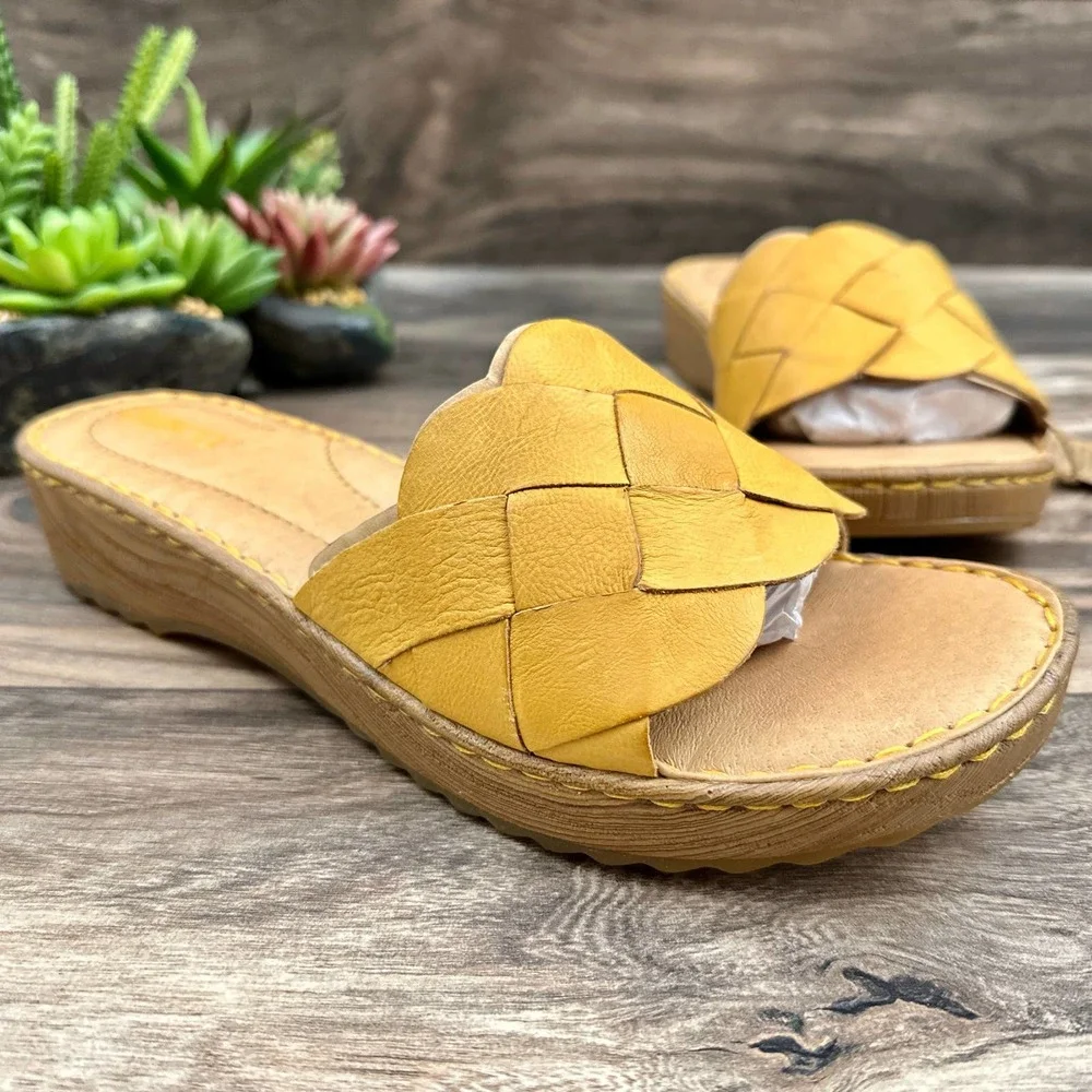 NIB Born Aleah 9M 40.5 Yellow Leather Slide Sandals - Picture 3 of 10